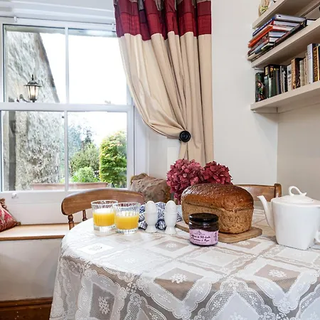 Finest Retreats - Garden Holiday home