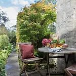 Finest Retreats - Garden Holiday home